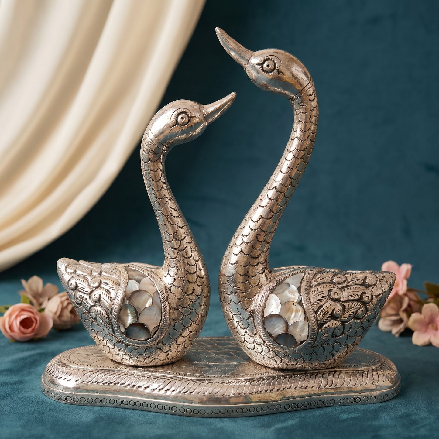 Silver Pearl Swan Couple